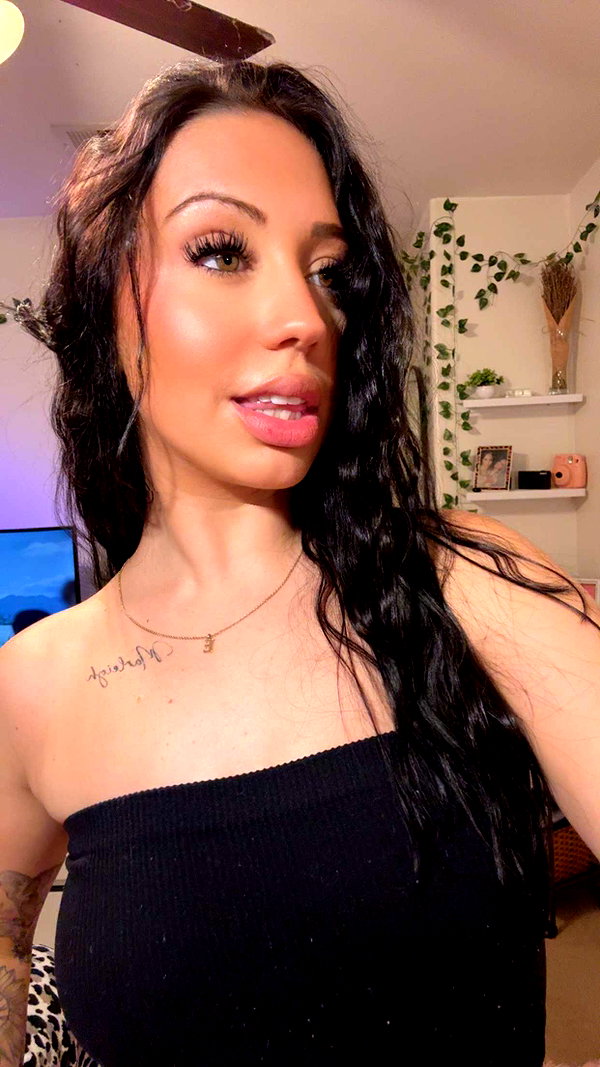 ema.jeann snapchat image archive image