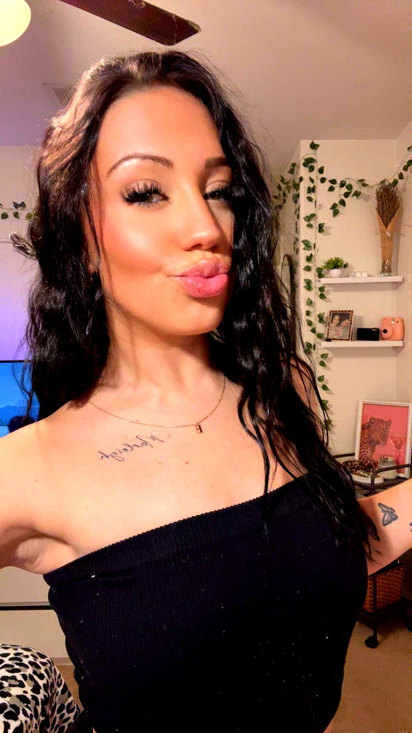ema.jeann snapchat image archive image