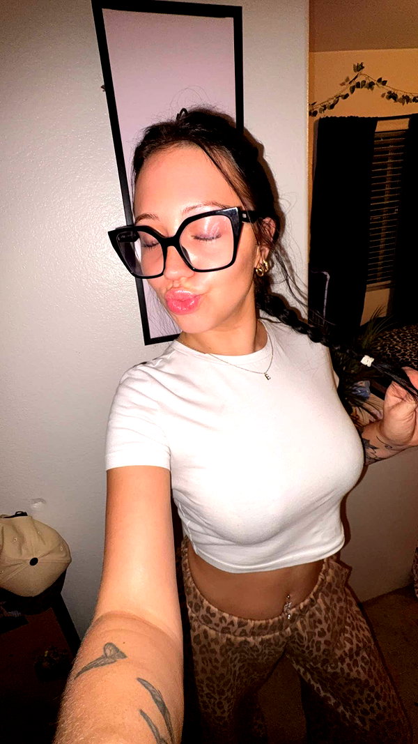 ema.jeann snapchat image archive image