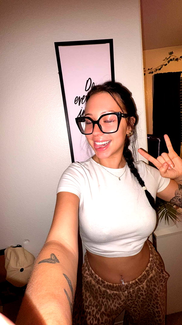 ema.jeann snapchat image archive image