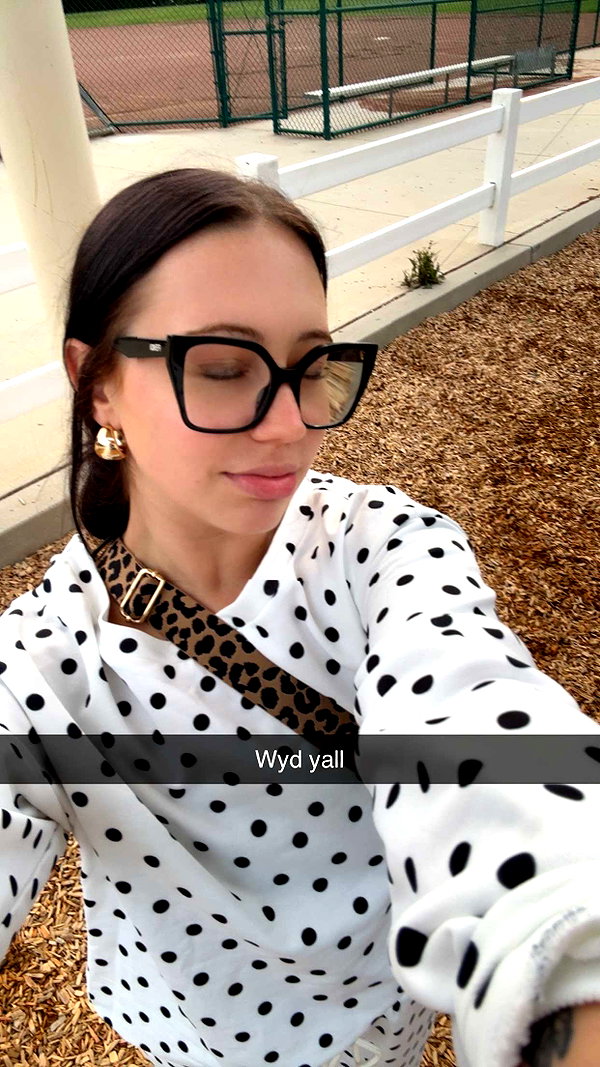 ema.jeann snapchat image archive image