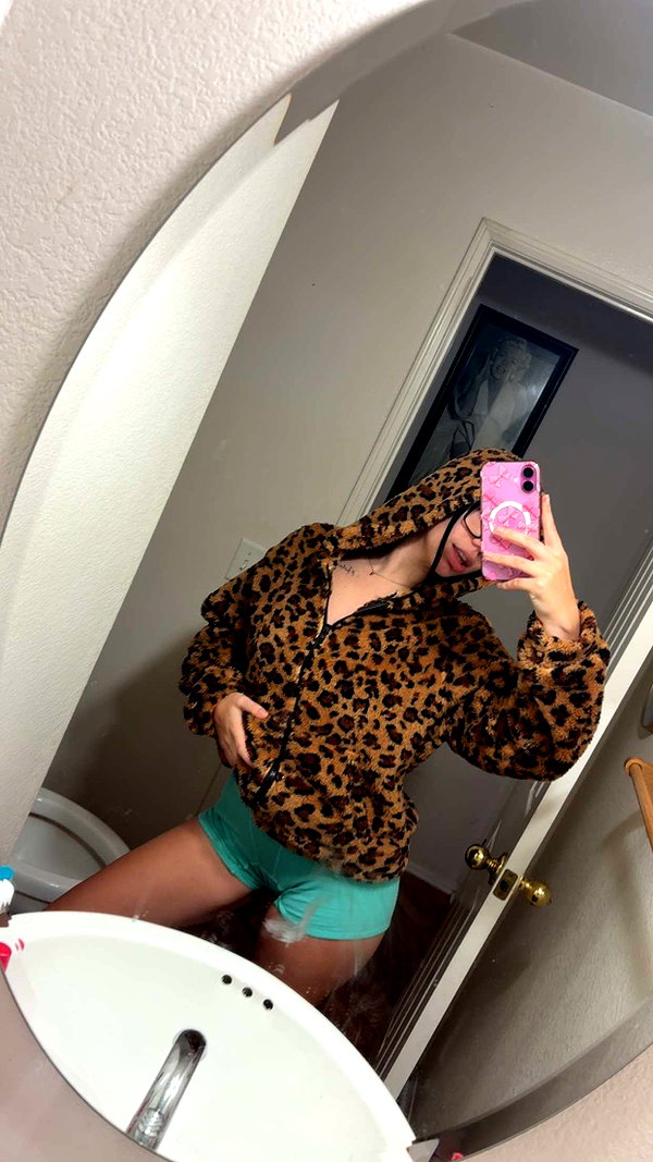 ema.jeann snapchat image archive image
