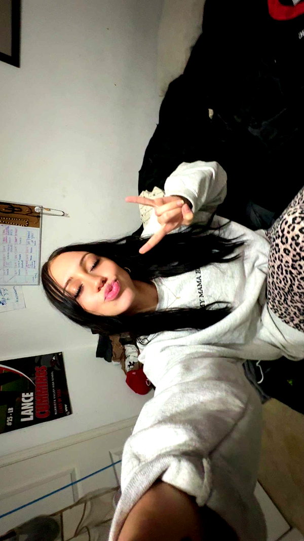 ema.jeann snapchat image archive image