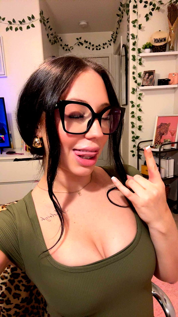 ema.jeann snapchat image archive image