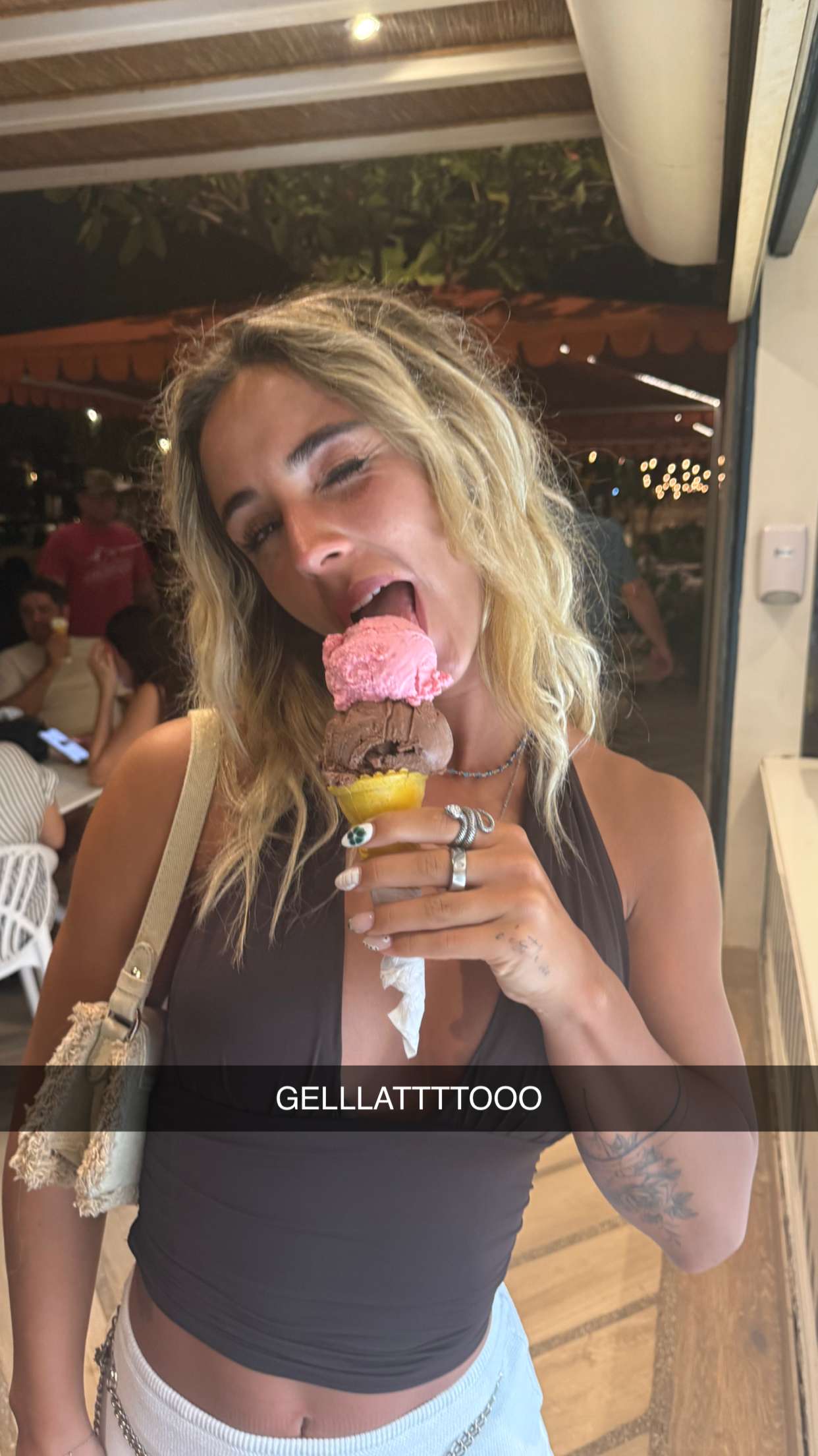 emelye.ender snapchat image archive image