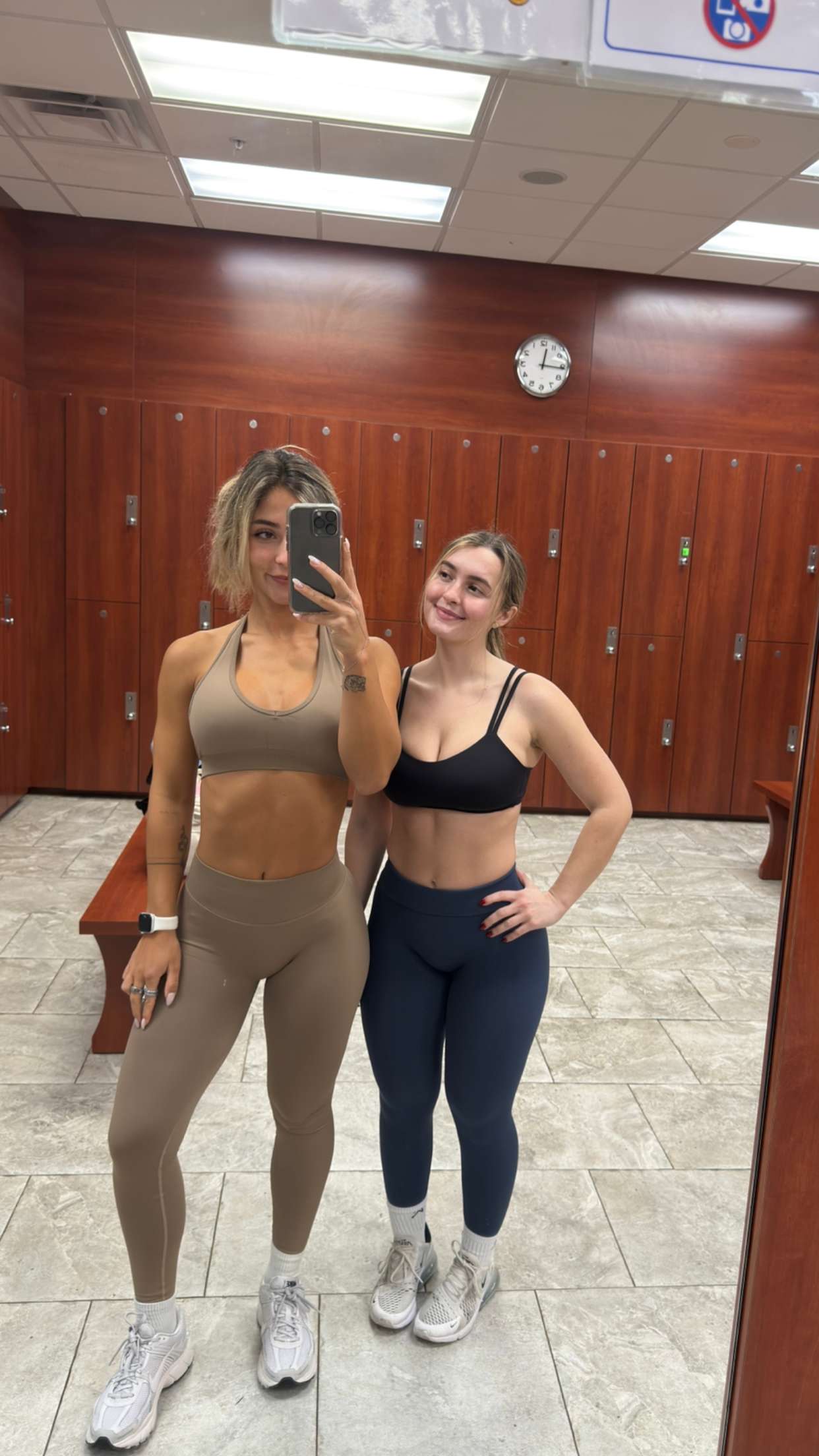 emelye.ender snapchat image archive image