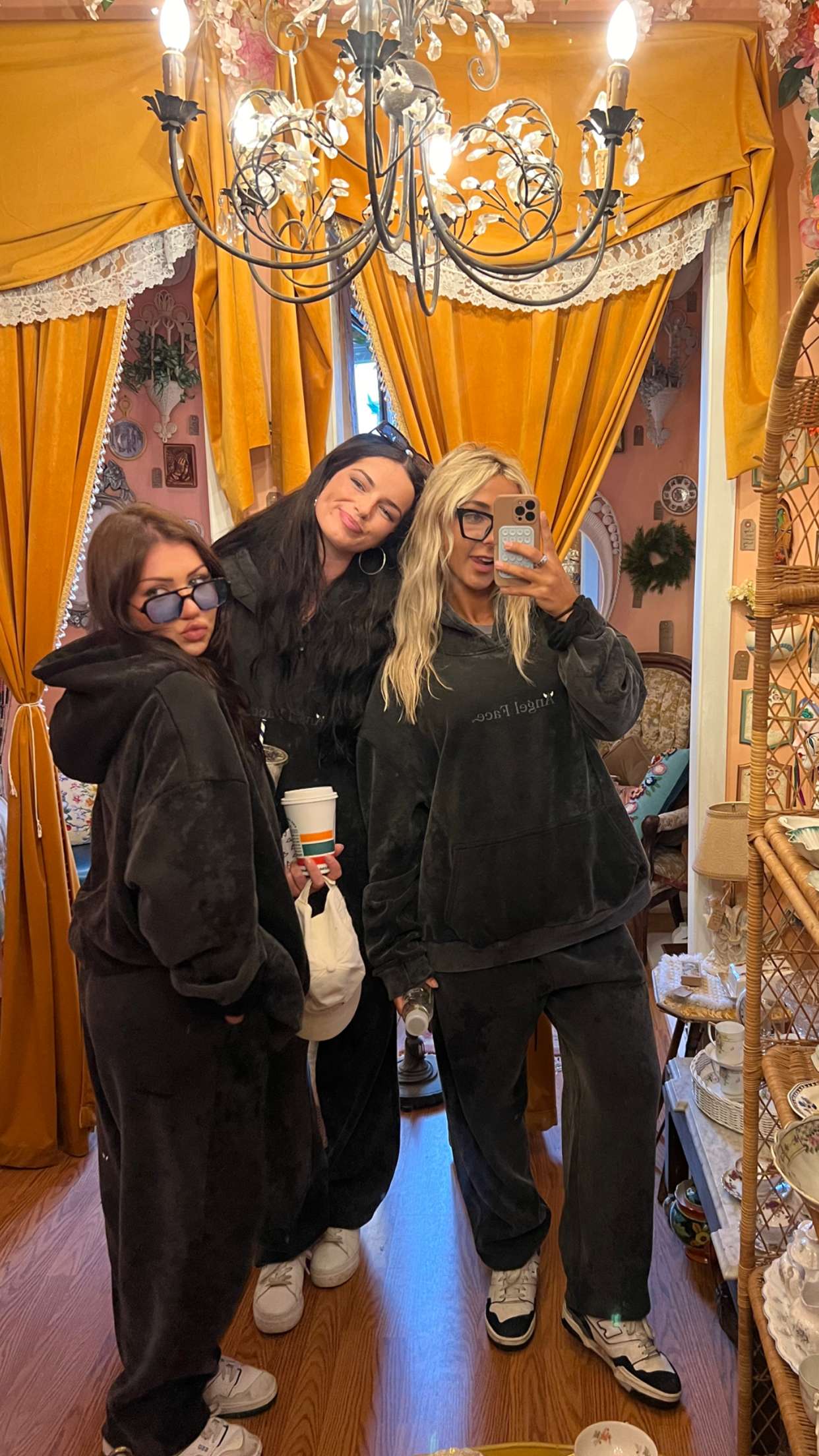 emelye.ender snapchat image archive image