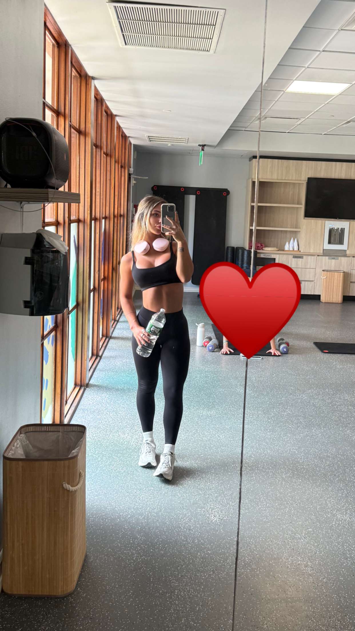 emelye.ender snapchat image archive image