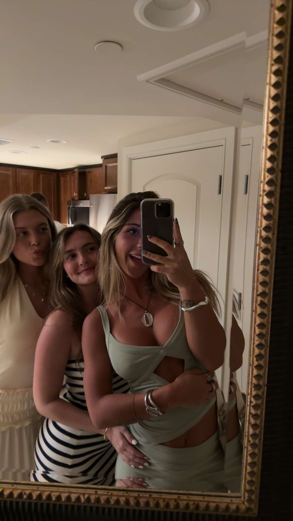 emelye.ender snapchat image archive image