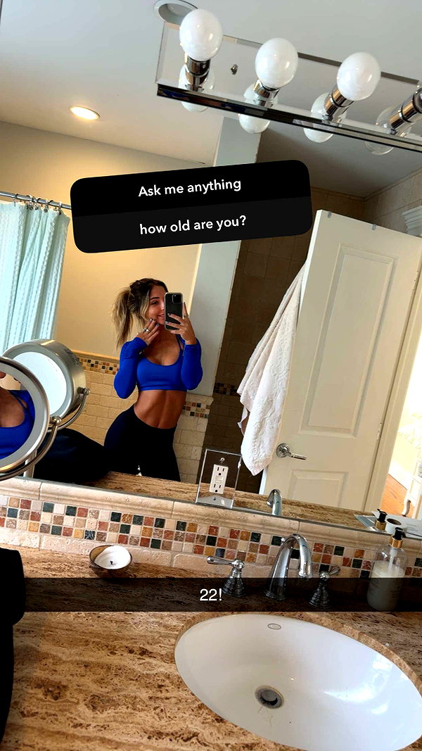 emelye.ender snapchat image archive image