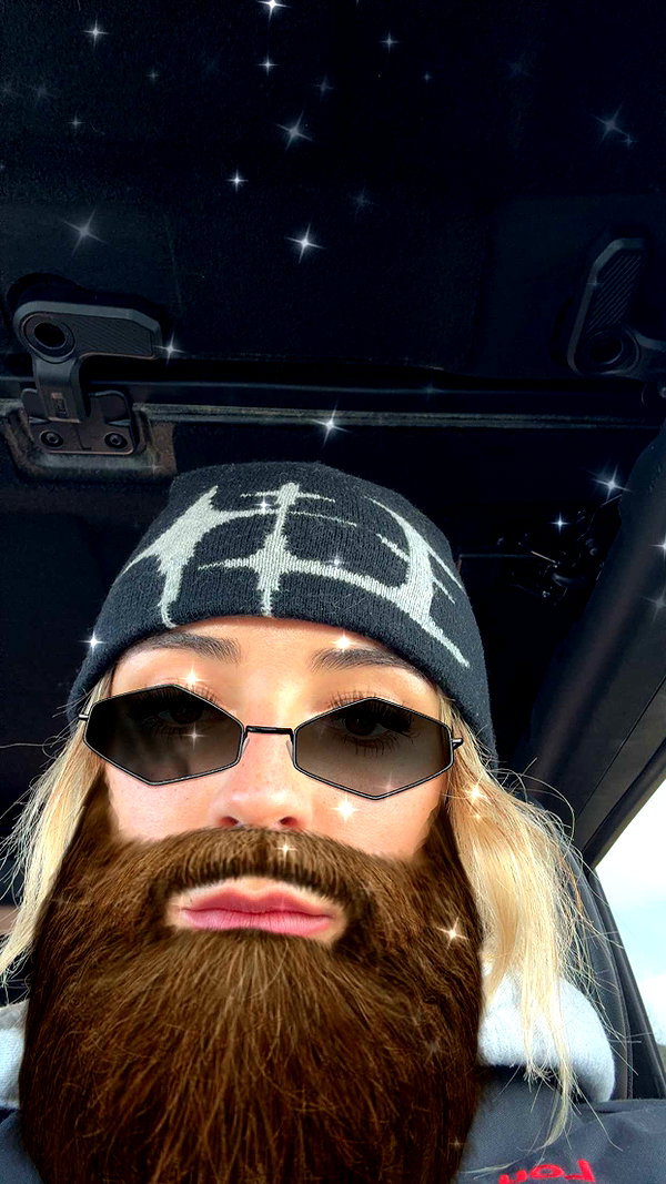 emelye.ender snapchat image archive image