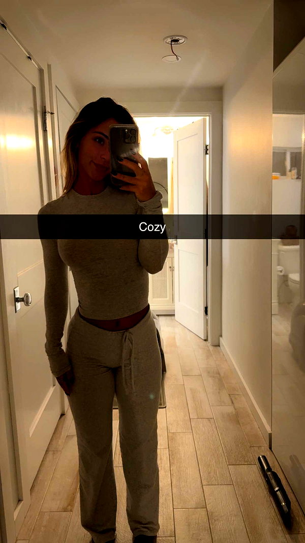 emelye.ender snapchat image archive image
