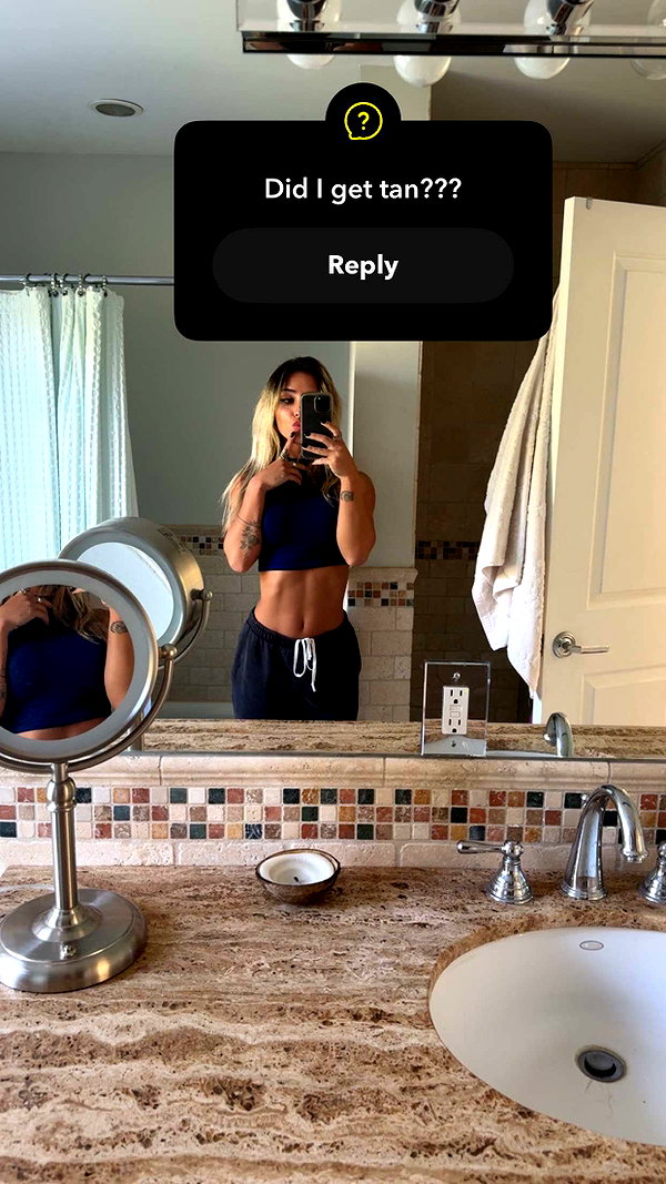 emelye.ender snapchat image archive image