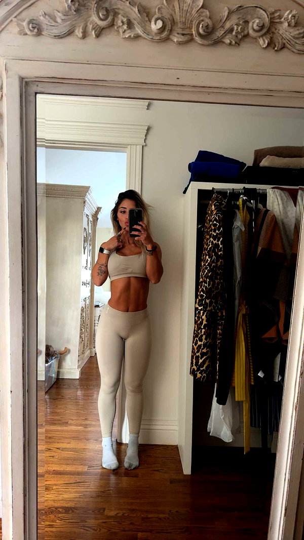 emelye.ender snapchat image archive image