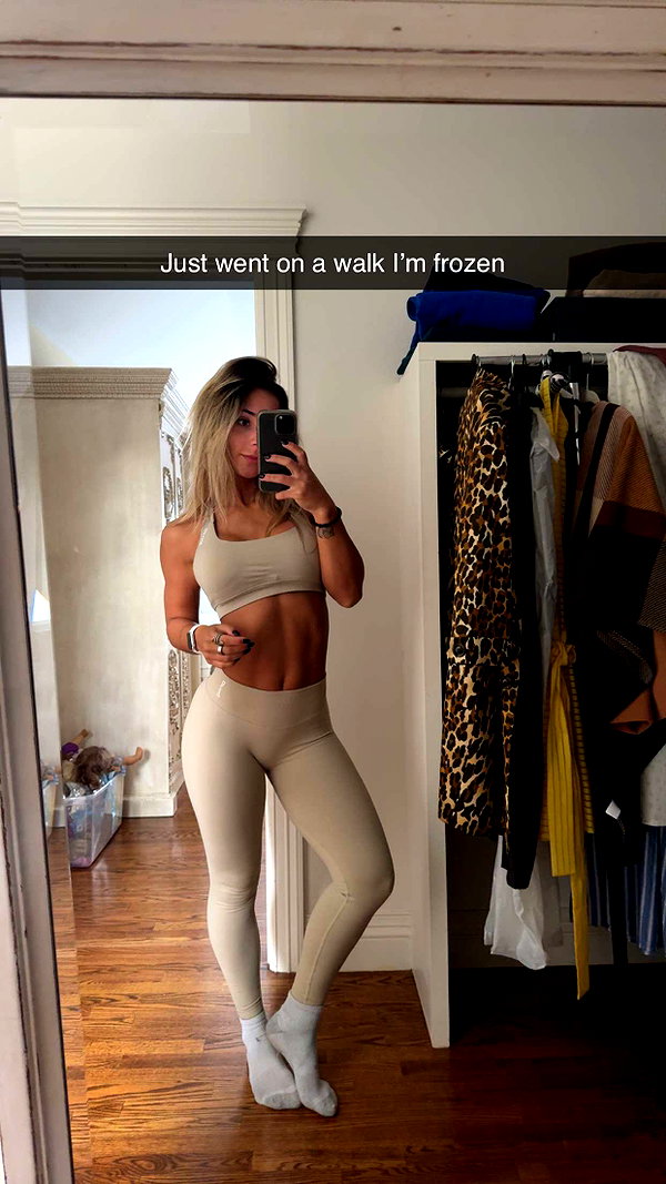 emelye.ender snapchat image archive image