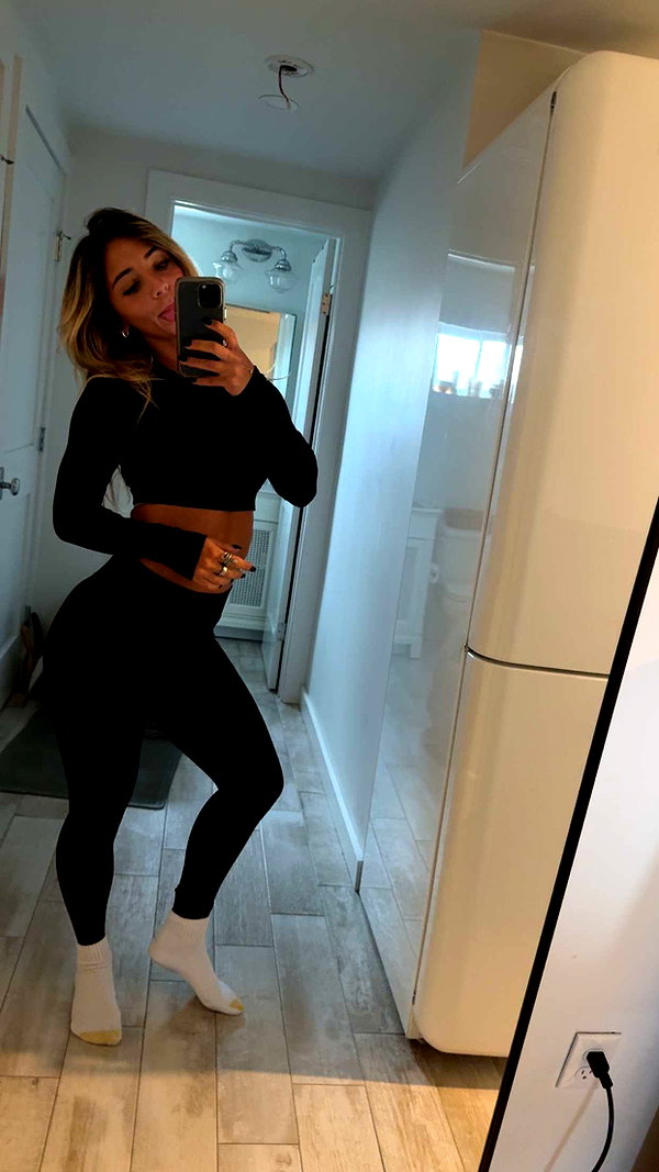 emelye.ender snapchat image archive image