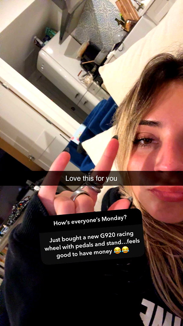 emelye.ender snapchat image archive image