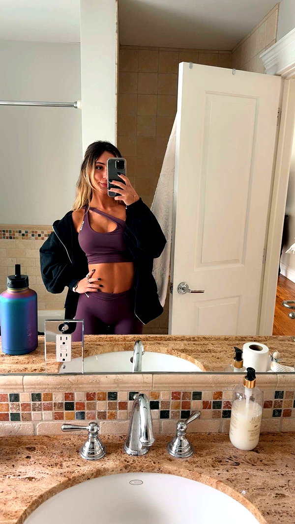 emelye.ender snapchat image archive image