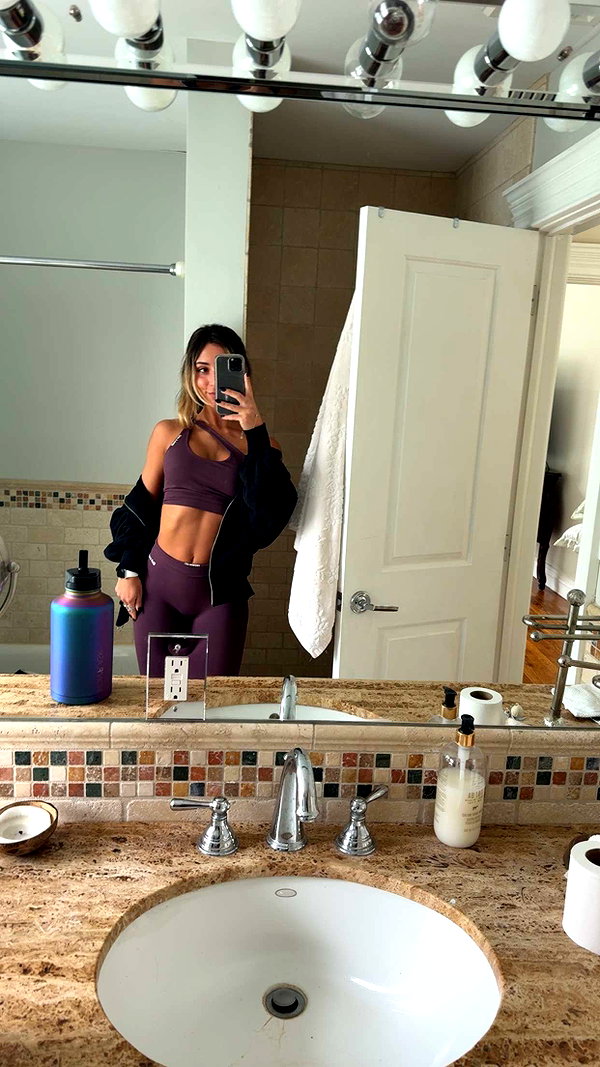 emelye.ender snapchat image archive image