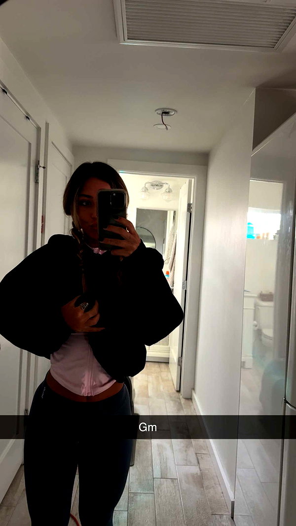 emelye.ender snapchat image archive image