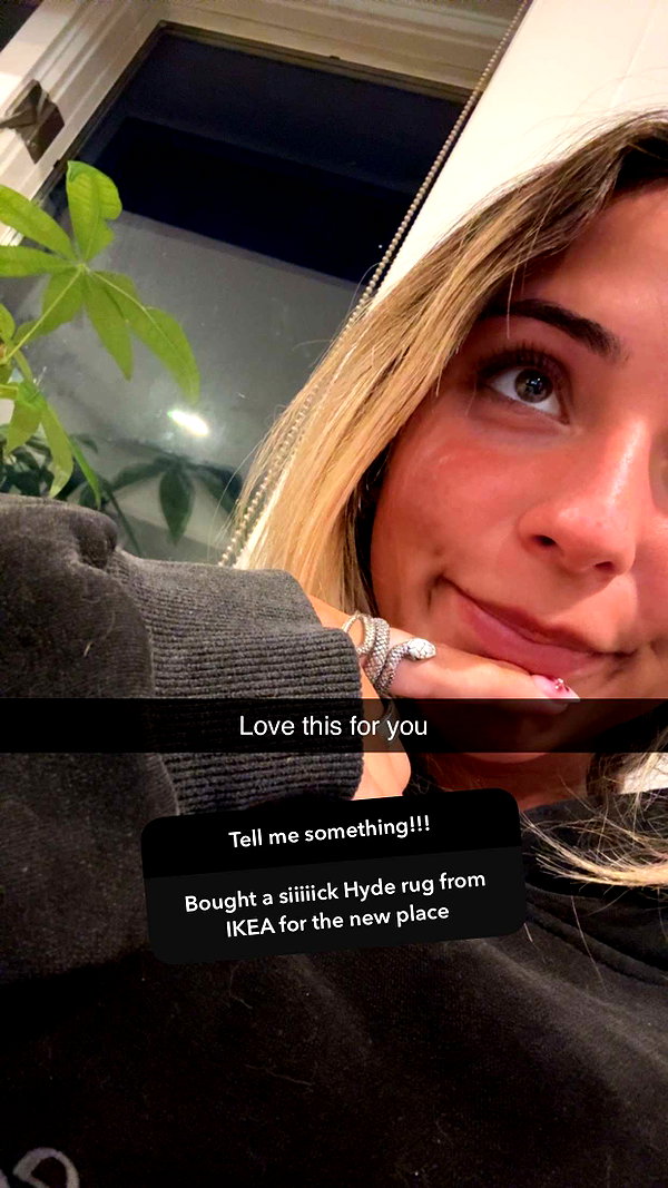 emelye.ender snapchat image archive image