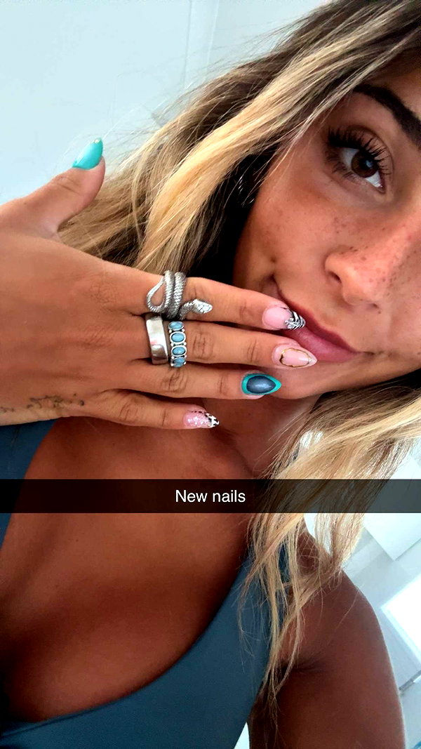 emelye.ender snapchat image archive image