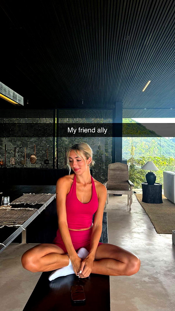 emelye.ender snapchat image archive image