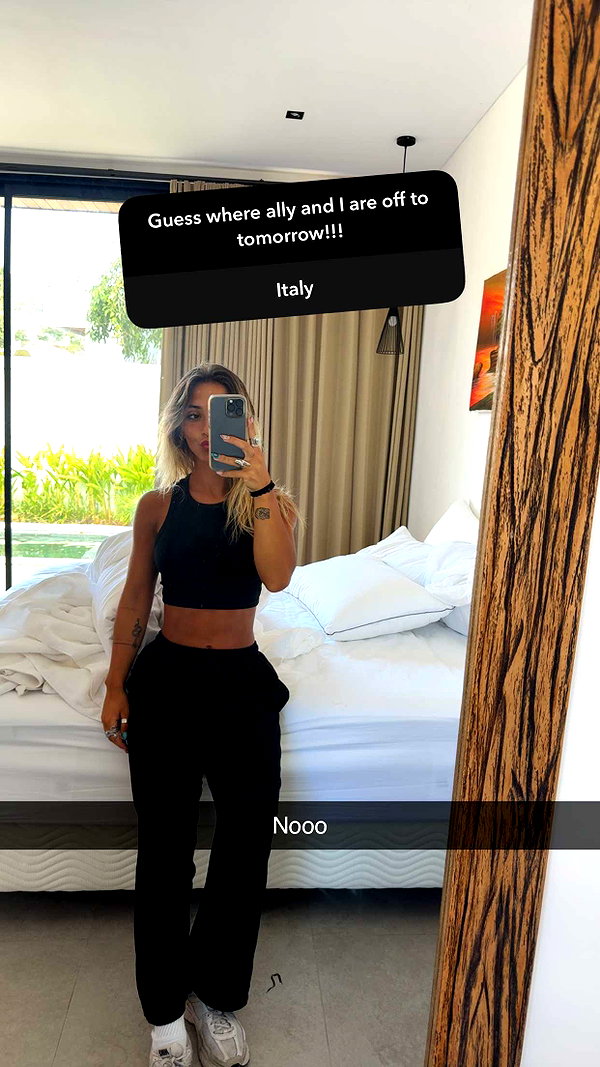 emelye.ender snapchat image archive image