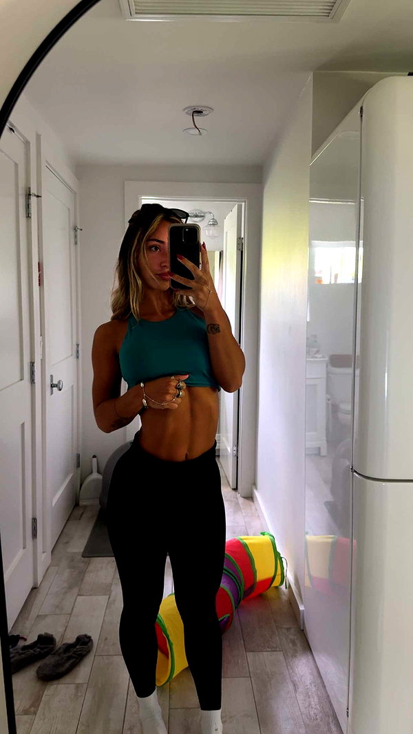 emelye.ender snapchat image archive image
