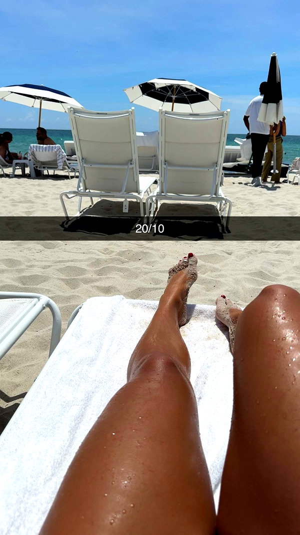 emelye.ender snapchat image archive image