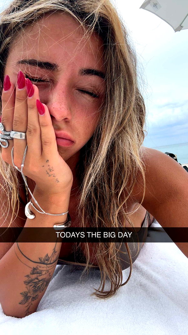 emelye.ender snapchat image archive image