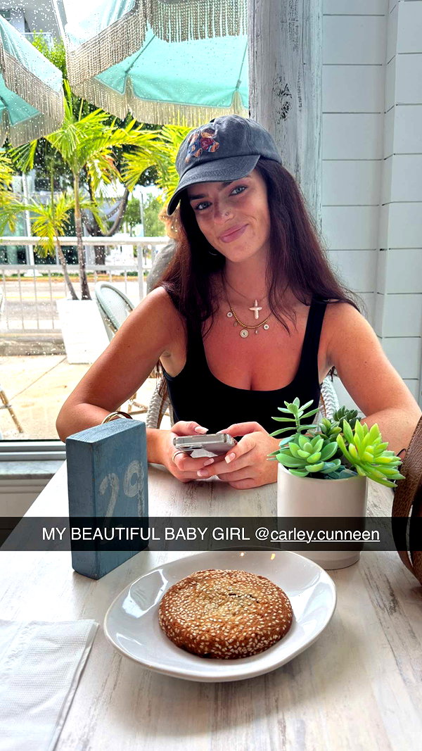 emelye.ender snapchat image archive image