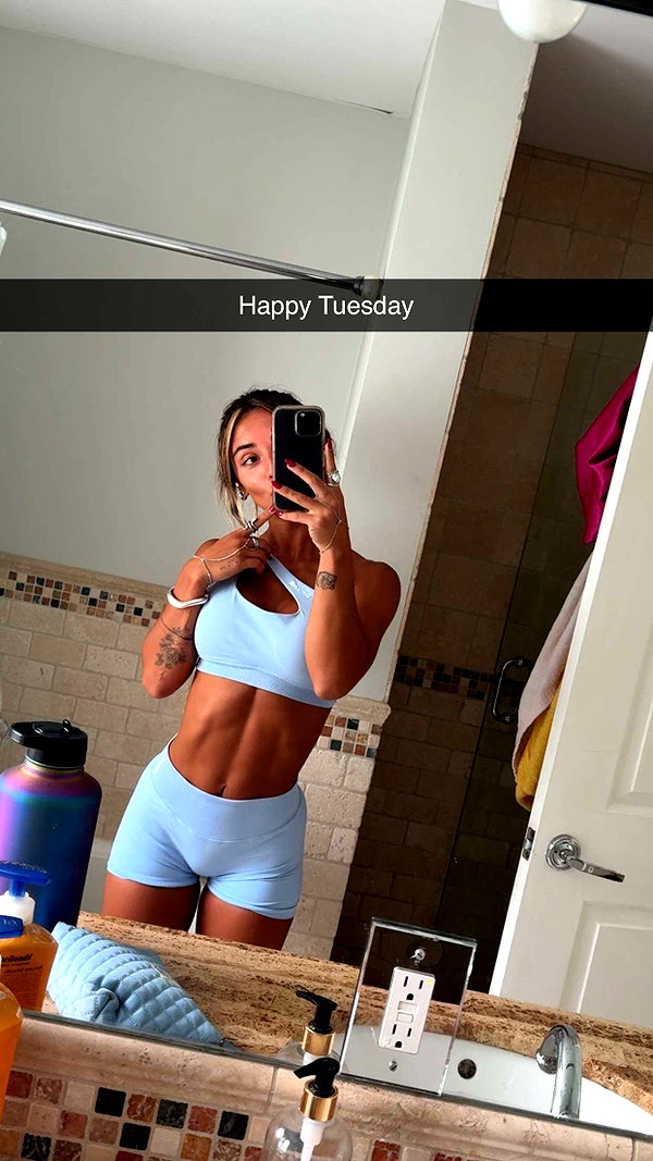 emelye.ender snapchat image archive image