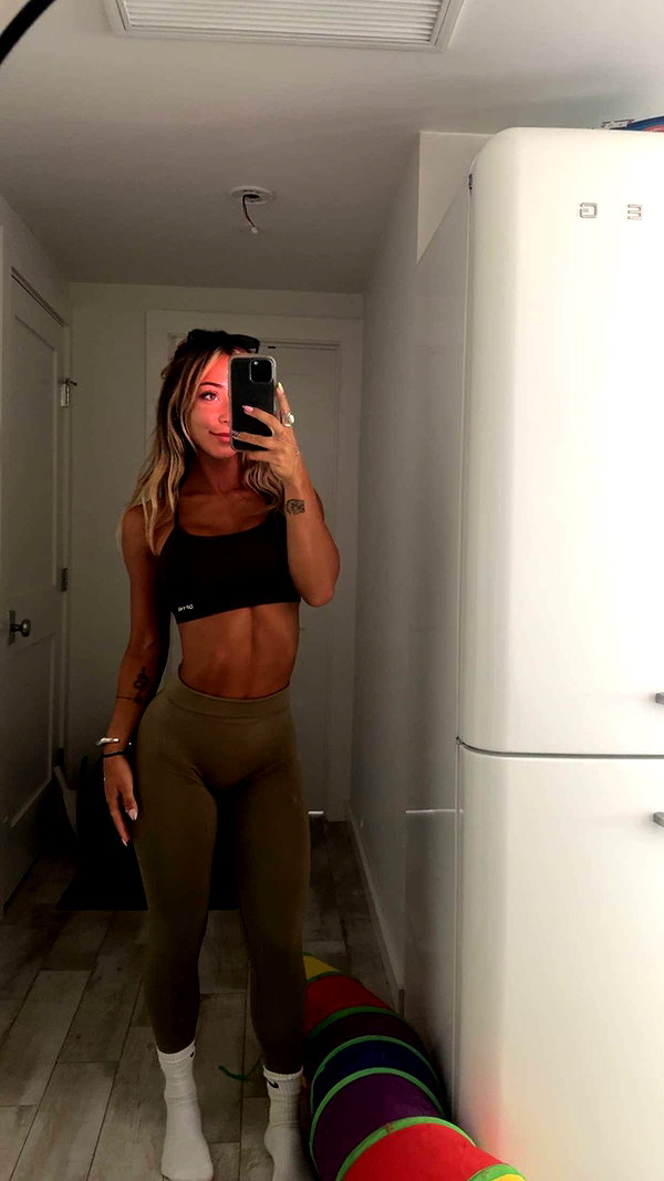 emelye.ender snapchat image archive image
