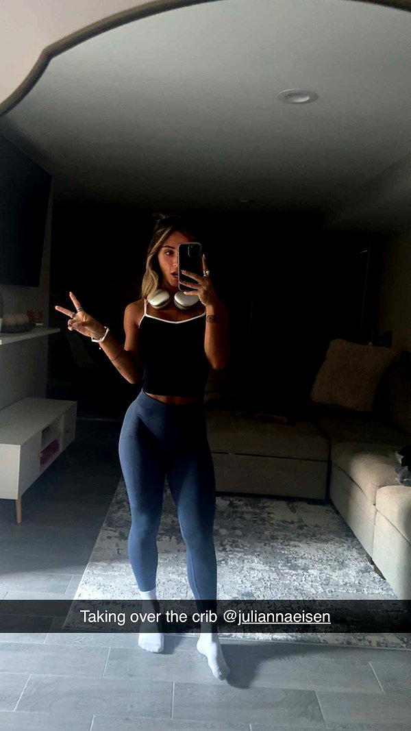 emelye.ender snapchat image archive image