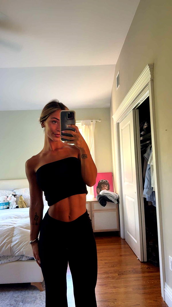 emelye.ender snapchat image archive image