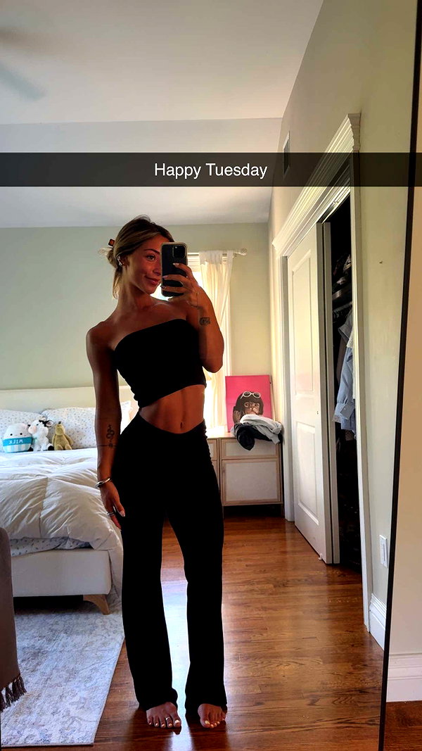 emelye.ender snapchat image archive image