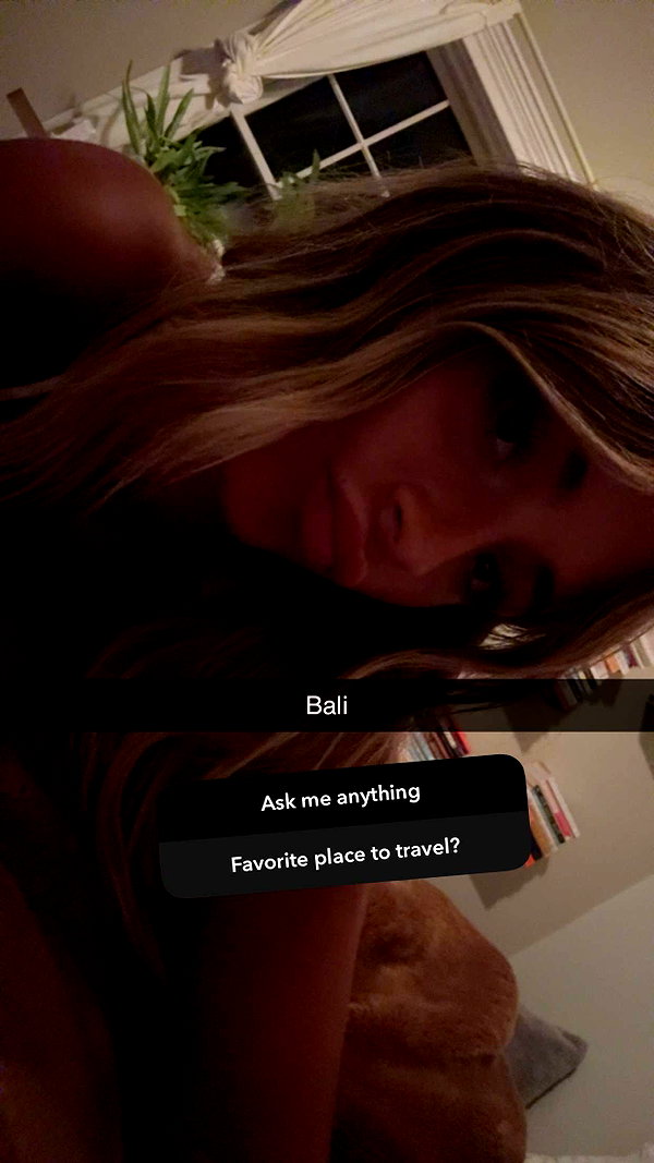 emelye.ender snapchat image archive image