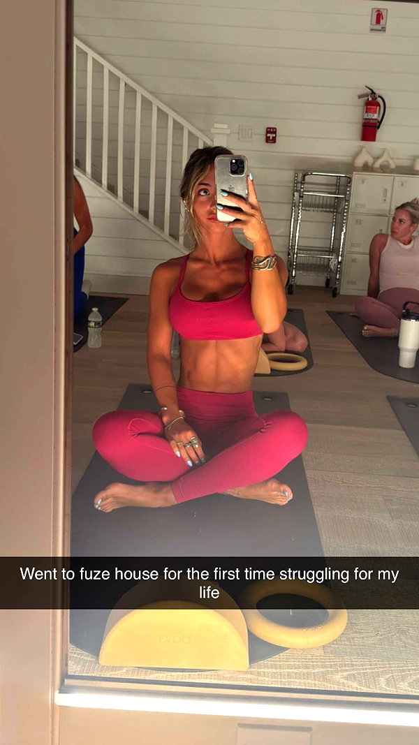 emelye.ender snapchat image archive image