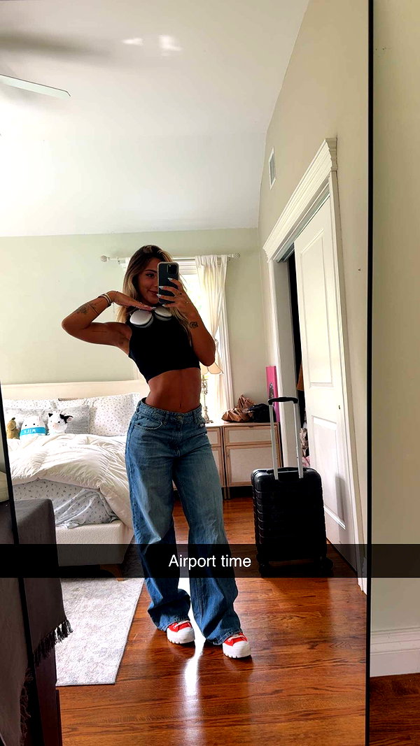 emelye.ender snapchat image archive image