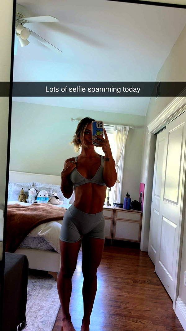 emelye.ender snapchat image archive image