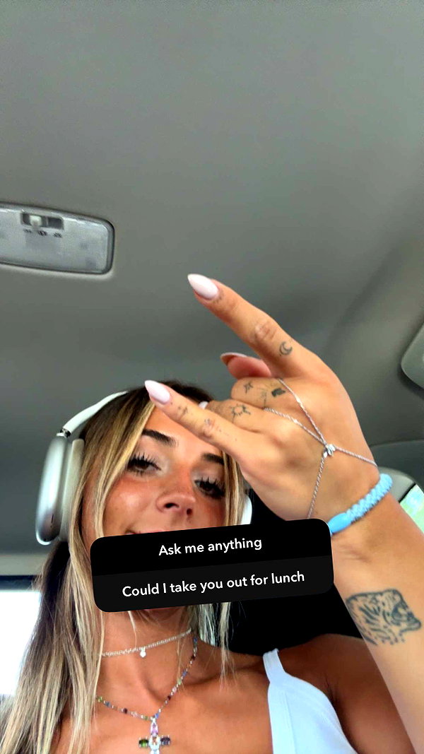 emelye.ender snapchat image archive image