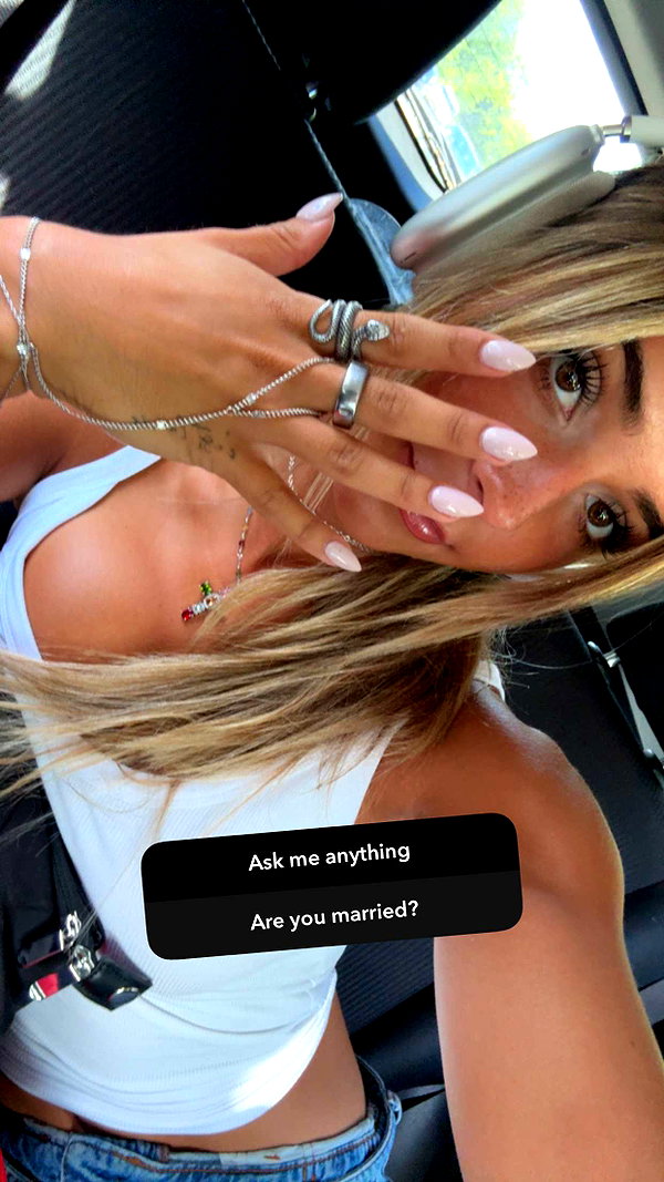 emelye.ender snapchat image archive image