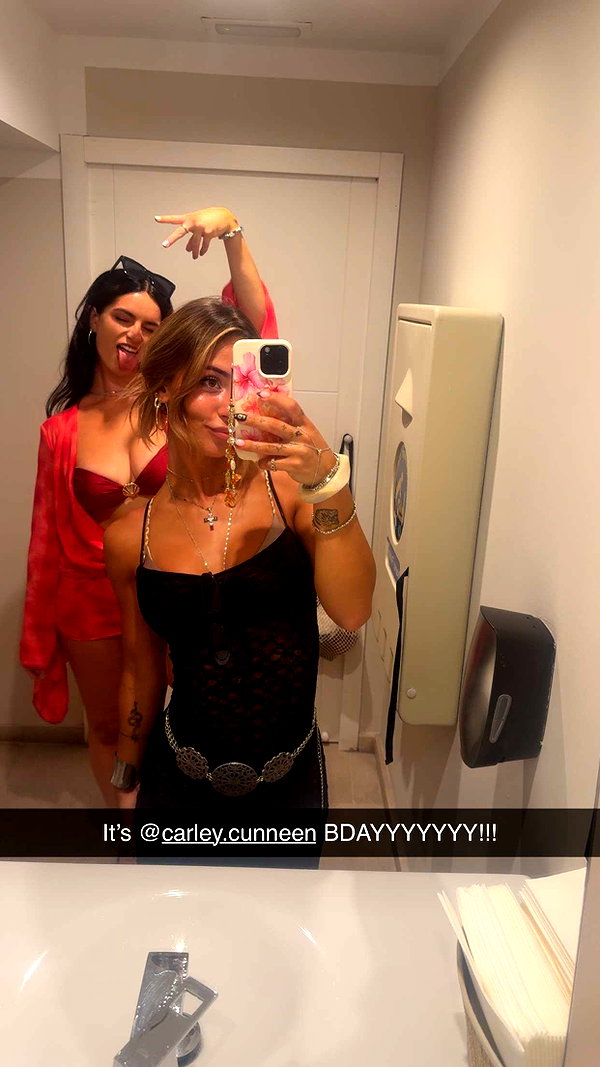 emelye.ender snapchat image archive image