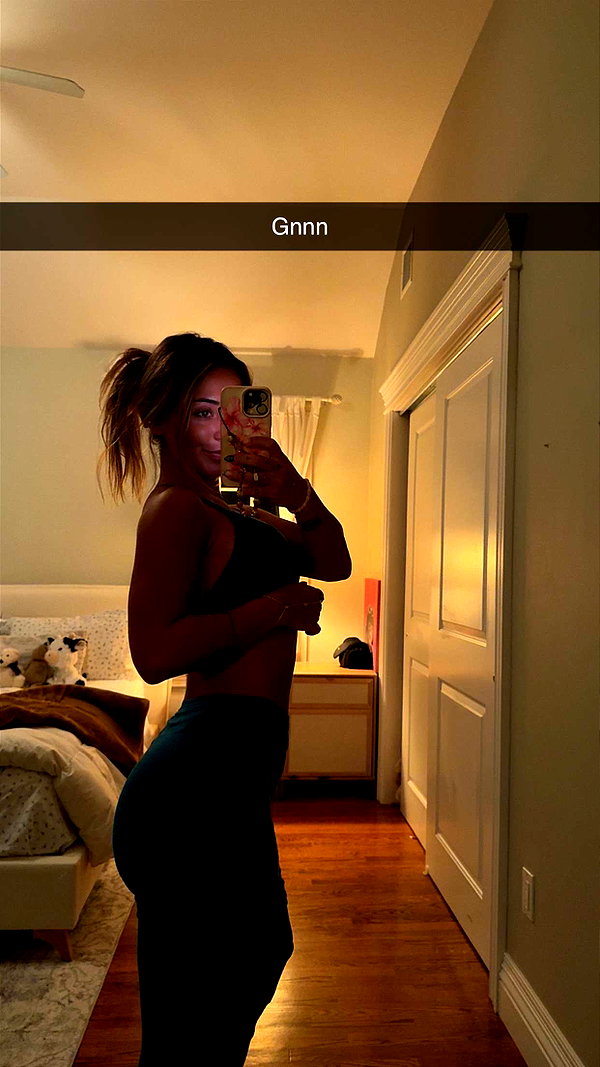 emelye.ender snapchat image archive image