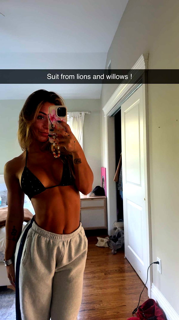 emelye.ender snapchat image archive image