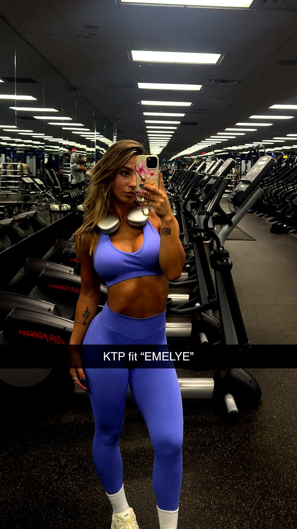 emelye.ender snapchat image archive image