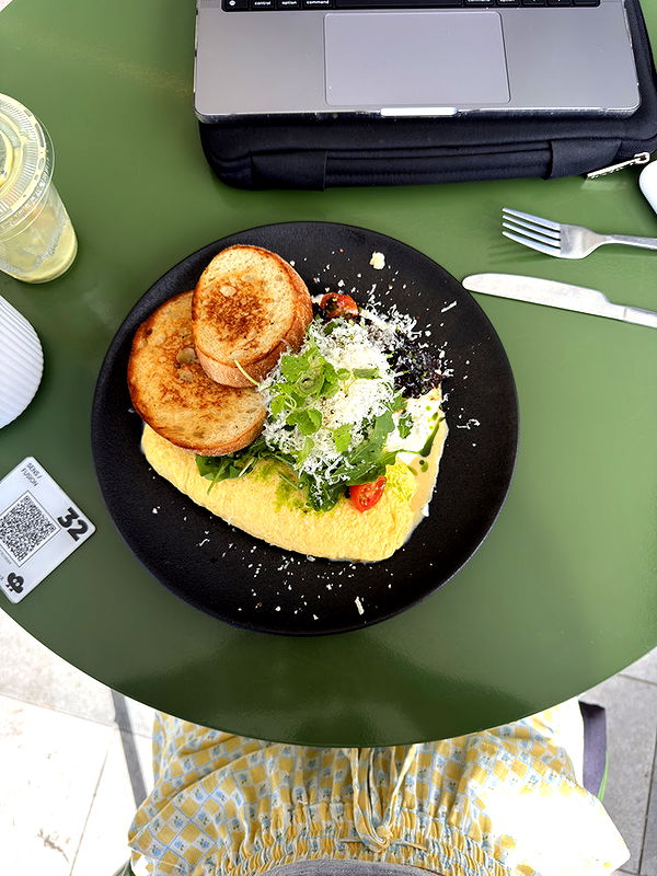 emelye.ender image ~ Altpins