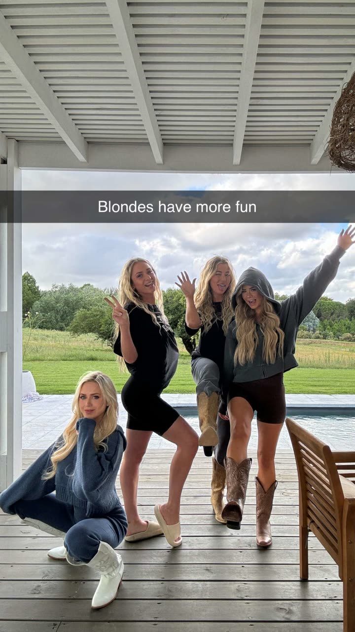 emilyelizabbeth snapchat image archive image