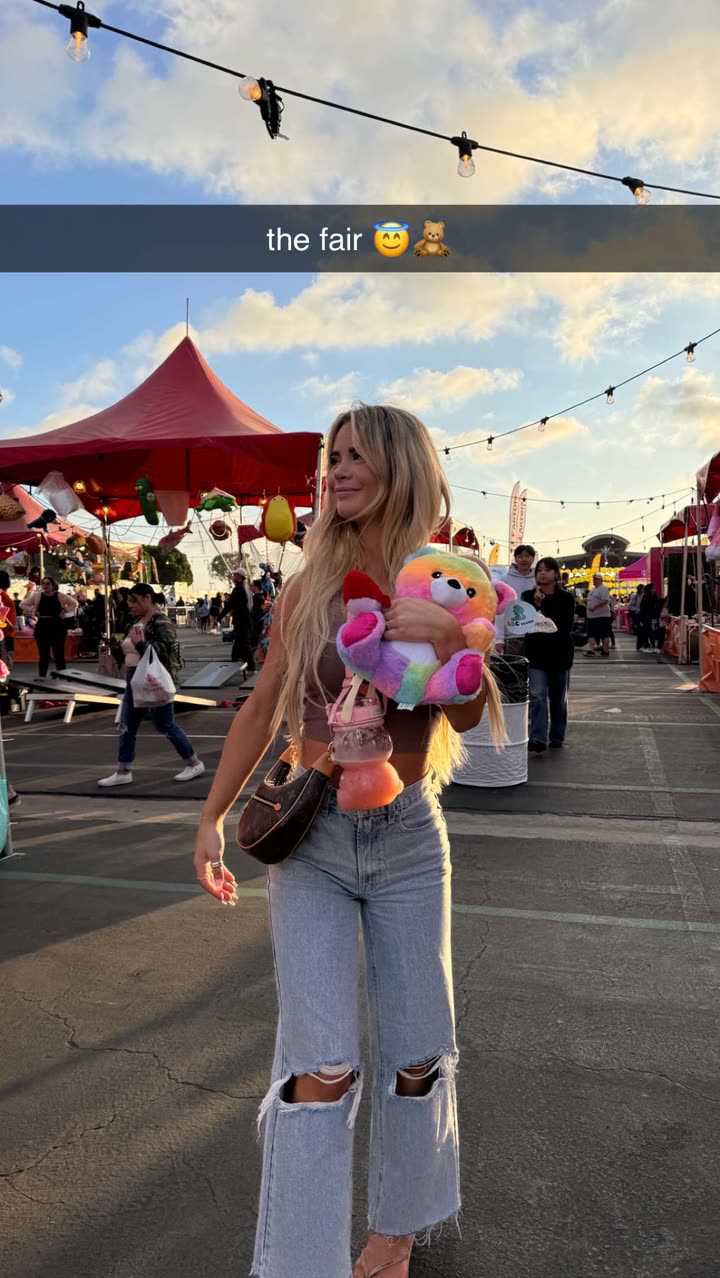 emilyelizabbeth snapchat image archive image